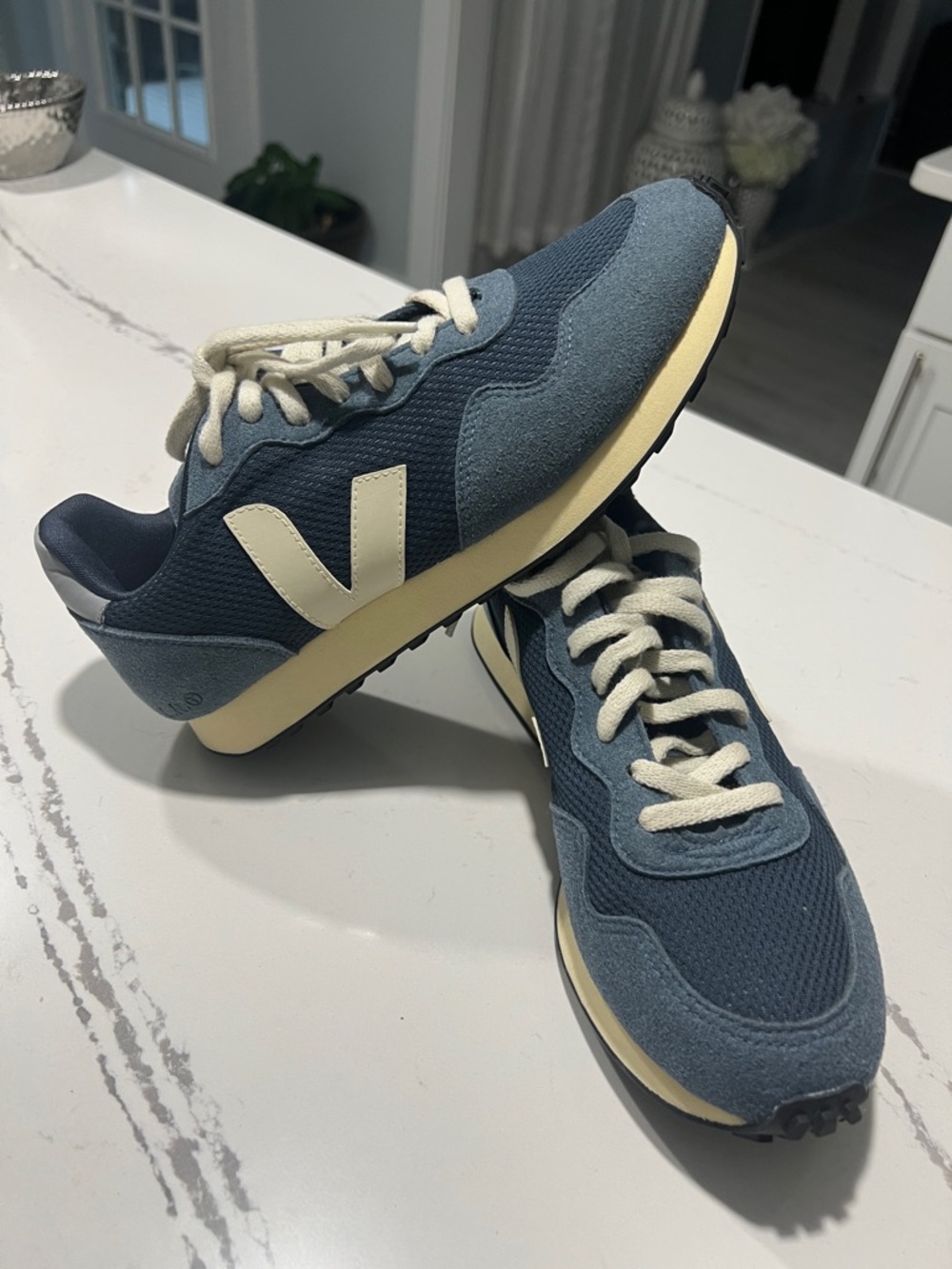 Veja SDU REC Alveomesh Low Top Blue Runner Sneakers with Cream Accents  size W 8 - Picture 11 of 16